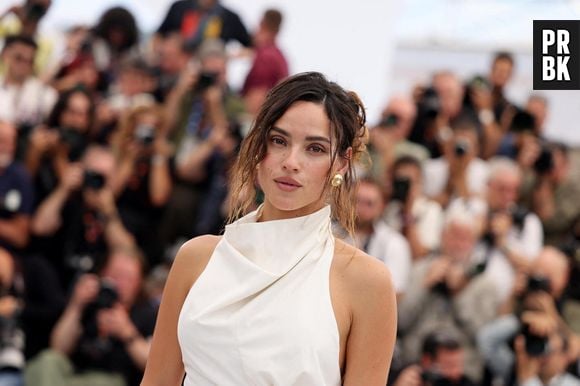 Adria Arjona au photocall de Splitsville lors du 78ème Festival International du Film de Cannes, le 19 mai 2025.
© Jacovides / Moreau / Bestimage