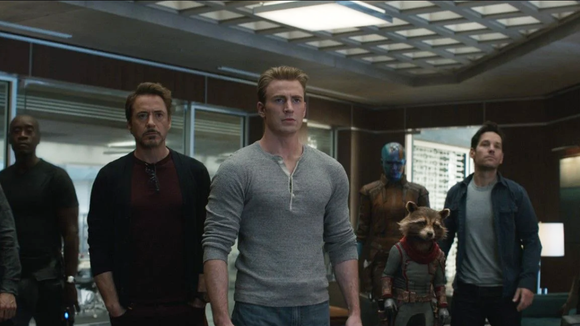 Chris Evans revient dans le rôle de Captain America pour Avengers 5 : une nouvelle image ne laisse aucun doute