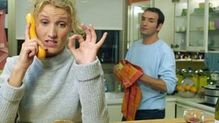 Un gars, une fille de retour avec de nouveaux acteurs, on sait qui remplacera Jean Dujardin dans la nouvelle série