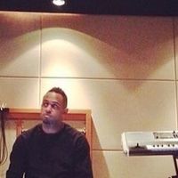 Rihanna annonce qu'elle est en studio