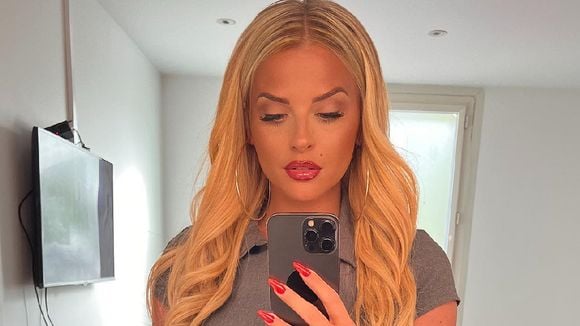 "Sublime et naturelle" : Kelly Vedovelli enflamme la toile avec ses photos à la plage