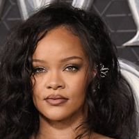 Rihanna de retour : écoutez "Lift Me Up" !