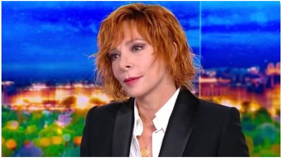 Mylène Farmer alerte contre les dangers de l'IA