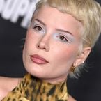 Halsey remet à sa place ce "journaliste" après une critique sans pitié de son dernier album (et difficile de lui en vouloir)