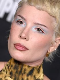 Halsey remet à sa place ce "journaliste" après une critique sans pitié de son dernier album (et difficile de lui en vouloir)