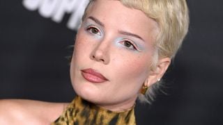 Halsey remet à sa place ce "journaliste" après une critique sans pitié de son dernier album (et difficile de lui en vouloir)