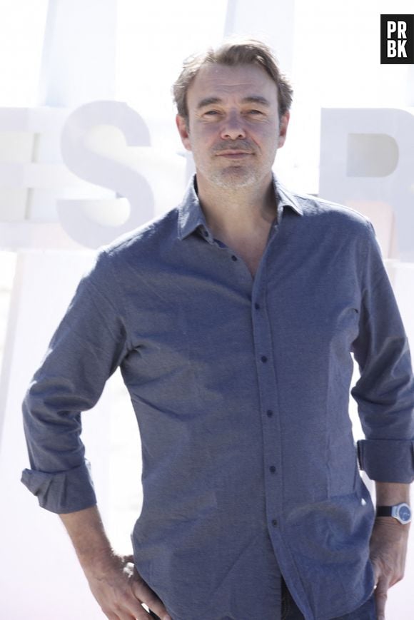 Patrick Puydebat (Les mystères de l'Amour) lors du photocall de 'CanneSeries ' Saison 6 au Palais des Festivals de Cannes le 15 Avril 2023. © Denis Guignebourg/Bestimage