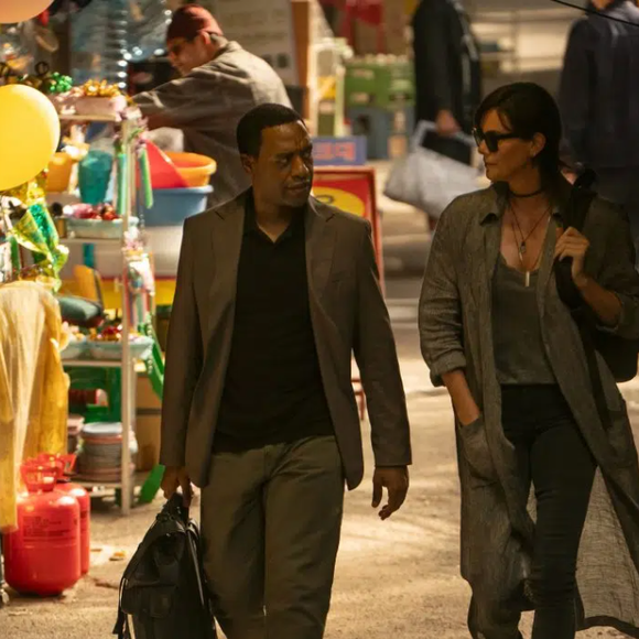 Chiwetel Ejofor et Charlize Theron dans The Old Guard 2