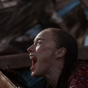 Phoebe Dynevor dans Nature prédatrice