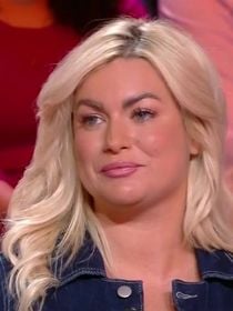 "J'ai beaucoup gaspillé" : Carla Moreau millionnaire grâce aux réseaux ? Elle dévoile son salaire XXL dans TBT9