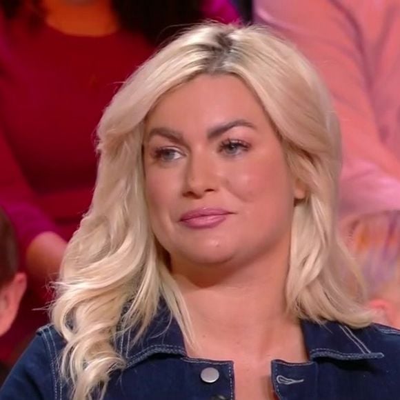 "J'ai beaucoup gaspillé" : Carla Moreau millionnaire grâce aux réseaux ? Elle dévoile son salaire XXL dans TBT9