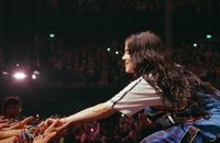 La bande-annonce du film Hit Me Hard And Soft Tour (3D) de Billie Eilish.