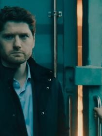 Notée 98%, cette série revient avec une saison 6 et vient d'être renouvelée jusqu'en 2028 (probablement grâce à James Bond)