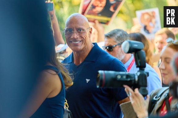 Dwayne Johnson ( The Rock) à l'embarcadère avant le photocall de "The Smashing Machine" lors du 82ème Festival International du Film de Venise (La Mostra), Italie, le 1er septembre 2025. © Alexander Tuma/Action Press/Bestimage