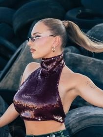 6 mois après la Star Academy, Léa Doffey se lance avec son premier single Dis-moi : on valide ou on zappe ?