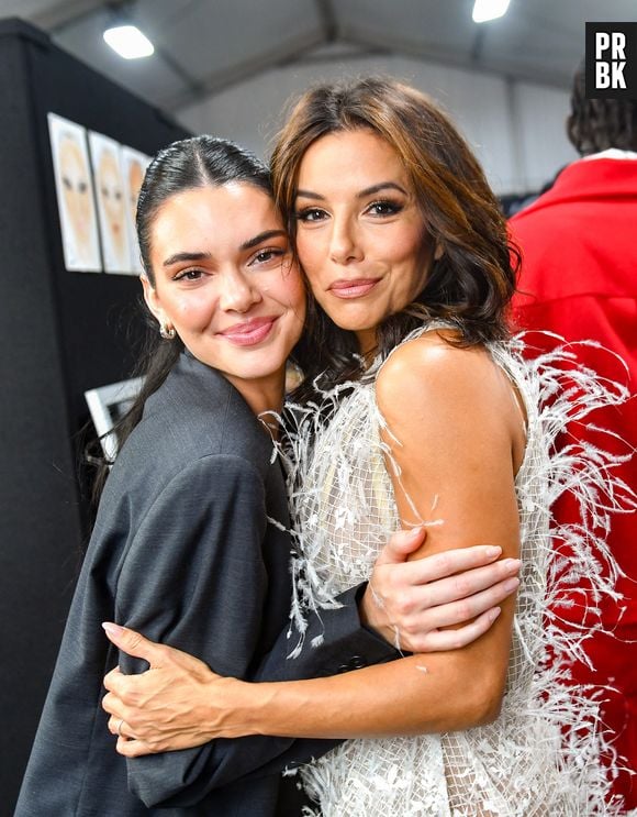 Exclusif - Kendall Jenner et Eva Longoria en backstage du "Défilé L'Oréal Paris - Walk Your Worth" dans le cadre de la Fashion Week de Paris (PFW), sous la Tour Eiffel à Paris, France, le 1er octobre 2023. © Veeren/Bestimage