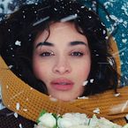 "Je reste calme" : irrésistible Camélia Jordana !