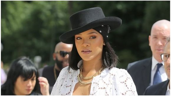 Rihanna aide un fan après un chagrin d'amour