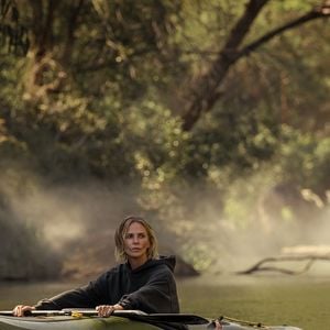 Charlize Theron dans Apex