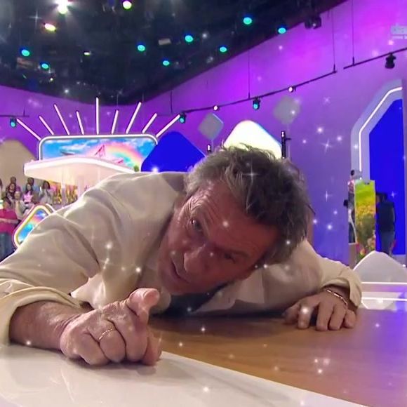 Jean-Luc Reichmann craque dans Les 12 Coups de Midi