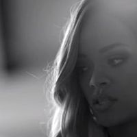 Rihanna vend du rêve... et de la bière !