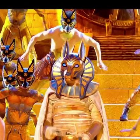 Mask Singer 2026 : " C'est un très beau nom", les internautes persuadés d'avoir démasqué la Momie, un chanteur star des Enfoirés