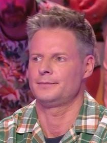 "Il ne voit pas bien" : absent de TBT9 après un accident, Matthieu Delormeau va mal