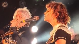 Pomme invite Nicola Sirkis sur scène