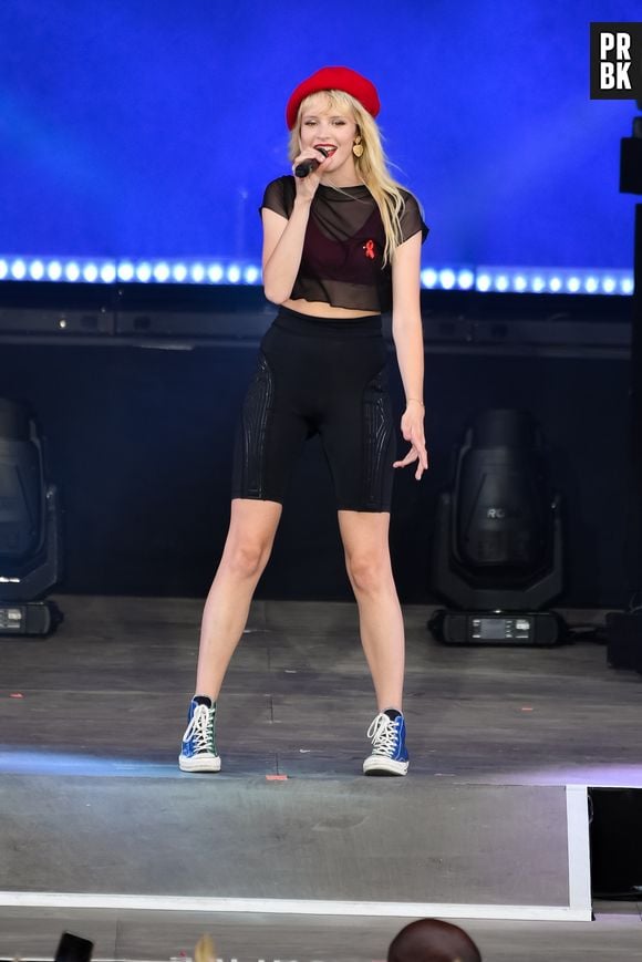 La chanteuse Angèle - 21ème édition du festival Solidays à l'hippodrome de Longchamp à Paris le 23 juin 2019. © Lionel Urman/Bestimage