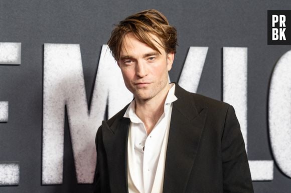 Robert Pattinson portant une robe Dior assiste à la première de 'Die My Love' à AMC Lincoln Square à New York, NY le 1er novembre 2025. Photo par Lev Radin/SPUS/ABACAPRESS.COM