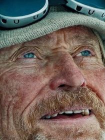 Willem Dafoe, à 71 ans : "Je ne suis jamais aussi heureux que lorsque je fais la vaisselle, que je nettoie le fumier des animaux ou que j'accomplis des tâches simples"