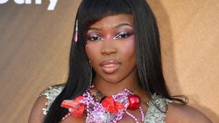 Theodora a mis la France à ses pieds : elle part désormais à la conquête du monde avec son premier gros feat international
