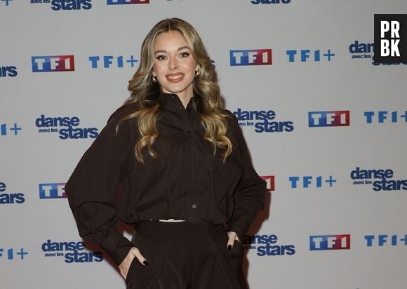 Emma Broyon - Photocall de lancement de la saison 2026 de "Danse avec les stars" (DALS) au siège de TF1 à Boulogne-Billancourt le 18 décembre 2025. © Coadic Guirec/Bestimage