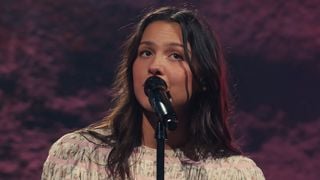 Olivia Rodrigo : des tenues trop "gênantes" sur scène ? La star répond à ses haters de la meilleure des manières