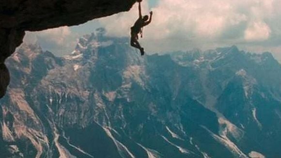Depuis plus de 30 ans, les premières minutes de ce film empêchent des millions de spectateurs de partir escalader une montagne