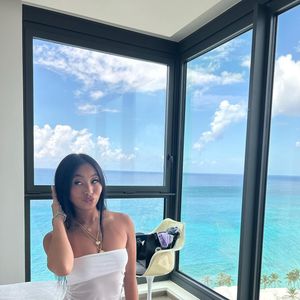 Jade Hallyday en vacances à Saint-Martin
