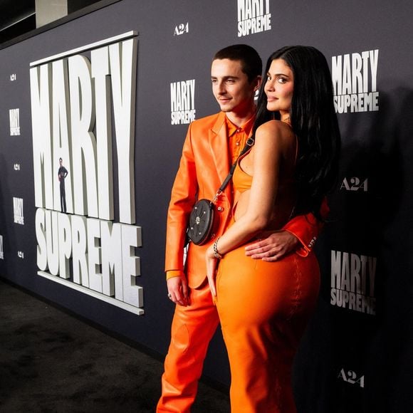 Timothée Chalamet et Kylie Jenner en couple pour la première à Los Angeles du film "Marty Supreme" de A24 au Samuel Goldwyn Theater à Beverly Hills, Californie.
