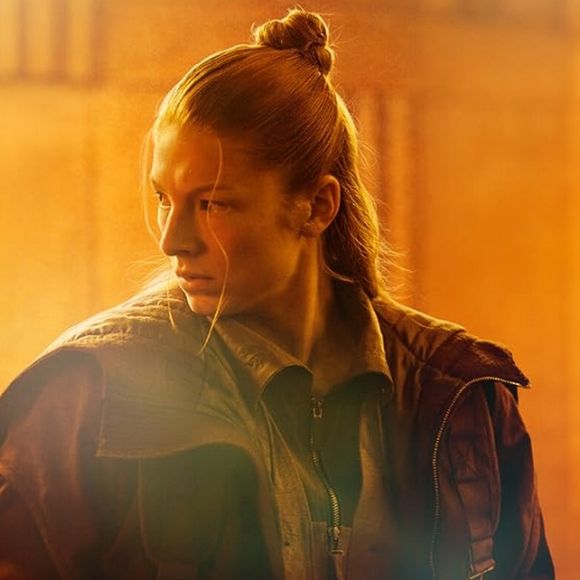 Hunter Schafer joue Cora dans "'Blade Runner 2049"