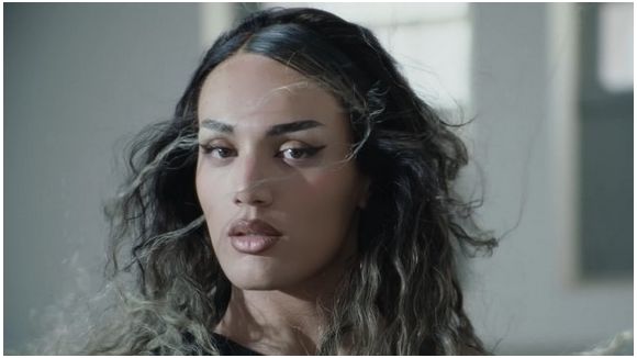 Djebril (Star Ac) fait son "Cirque" dans son clip