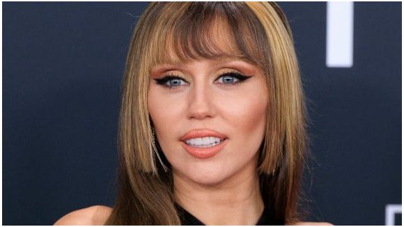 Miley Cyrus réagit au flop de son album