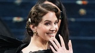 Lana Del Rey lance sa tournée, les fans en colère