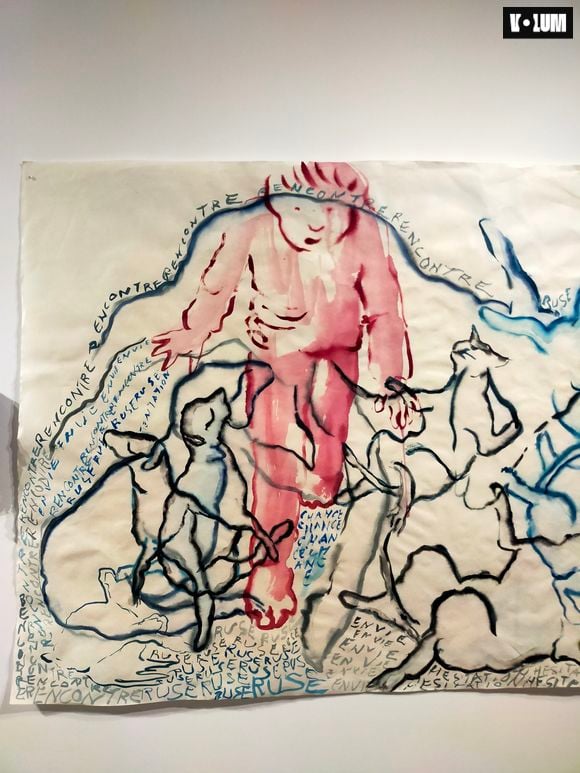 L'univers rougeoyant tendance gore d'Annette Messager, artiste célébrée au MoMA.