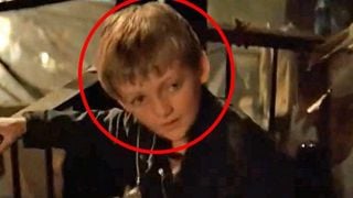 Avez-vous reconnu le petit garçon dans Batman Begins ? Il a ensuite incarné le personnage le plus détesté de la meilleure série de tous les temps