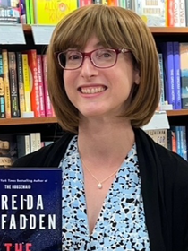 Pendant 20 ans, elle a tout caché : pourquoi Freida McFadden révèle enfin sa vraie identité