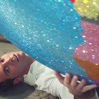 Mika incandescent dans "Apocalypse Calypso"