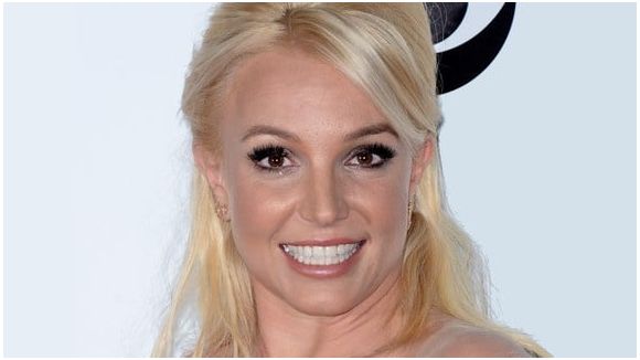 Britney Spears dévoile l'inédit "Love"