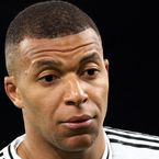 "C'est terrible. Il est à côté de la plaque" : Kylian Mbappé est tellement mauvais que même son plus gros hater s'inquiète pour lui après ses matchs ratés
