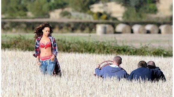 Rihanna tombe la chemise pour un fermier (photo)