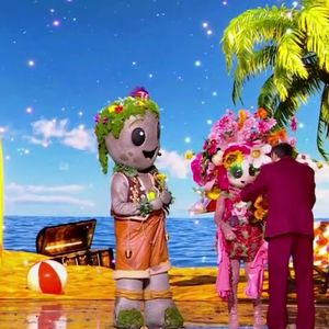 Le Caillou et le Bouquet sur le plateau de Mask Singer, le 29 mai sur TF1.