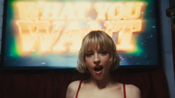 Angèle - What You Want (feat. Justice), le clip tourné à l'iPhone